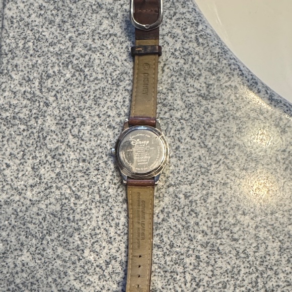 Vintage Disney Brown Leather Watch - Picture 8 of 8